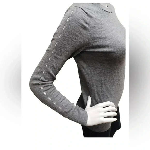 Banana Republic Grey 100% Merino Wool Decorative Arm Slits Top Size Medium - Picture 2 of 8
